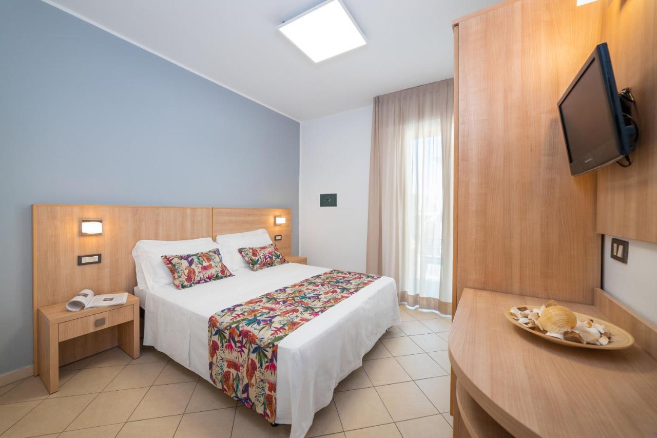 Hotel Amalfi - Smart Hotel Riccione Kültér fotó