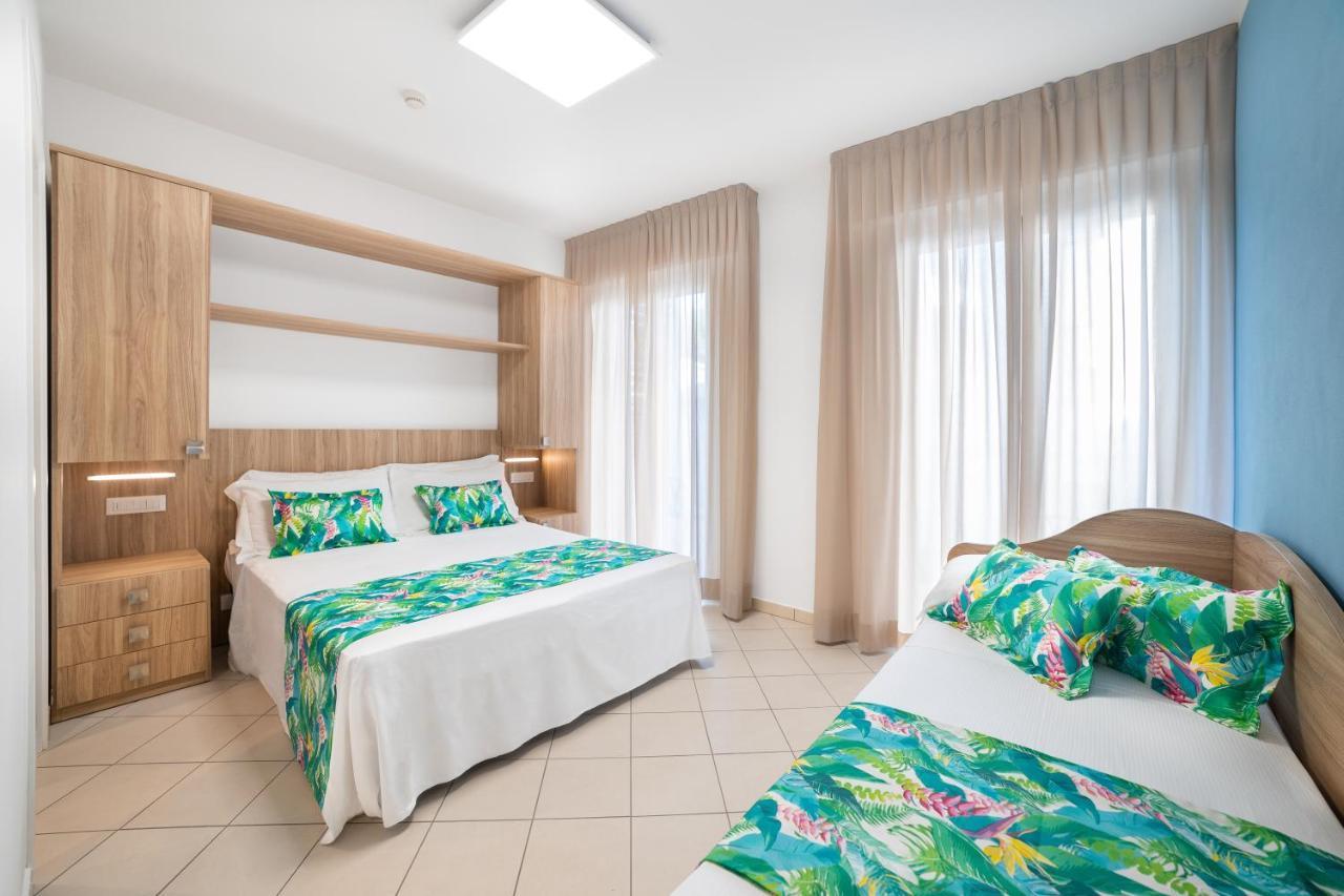 Hotel Amalfi - Smart Hotel Riccione Kültér fotó