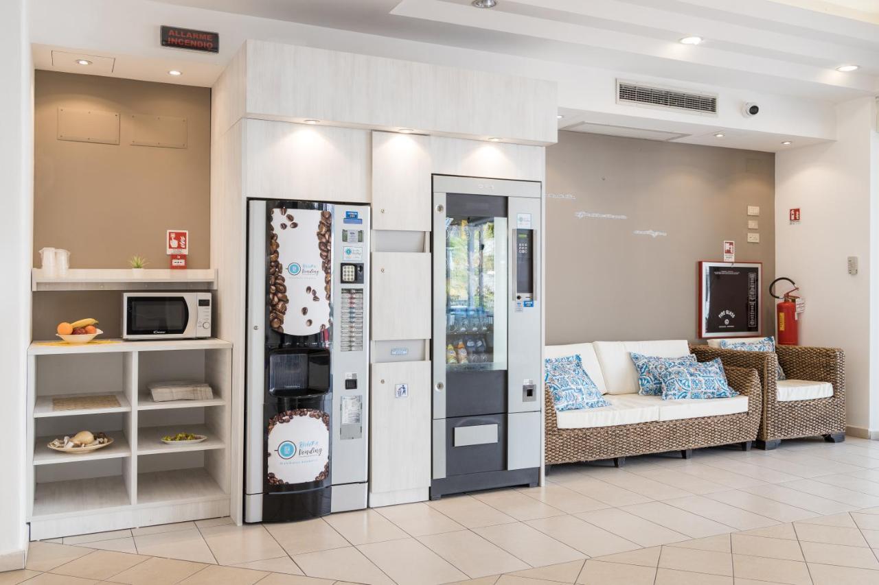 Hotel Amalfi - Smart Hotel Riccione Kültér fotó