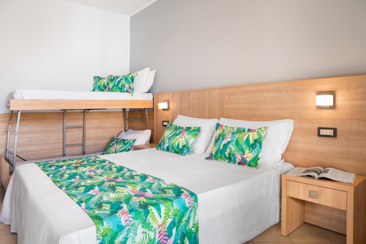 Hotel Amalfi - Smart Hotel Riccione Kültér fotó